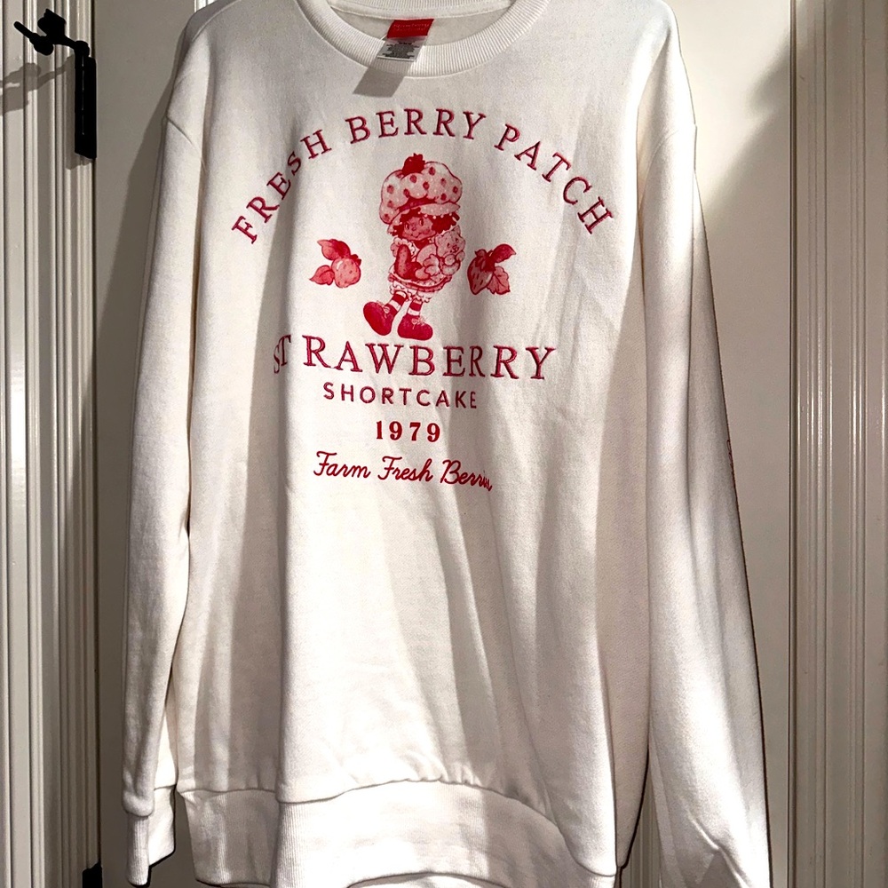 Strawberry shortcake Sweatshirt white with red lettering 1979